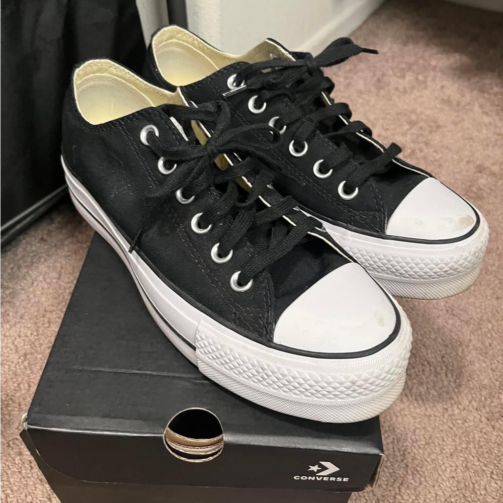 Converse Chuck  Taylor All Star Platform Sneaker - Women's